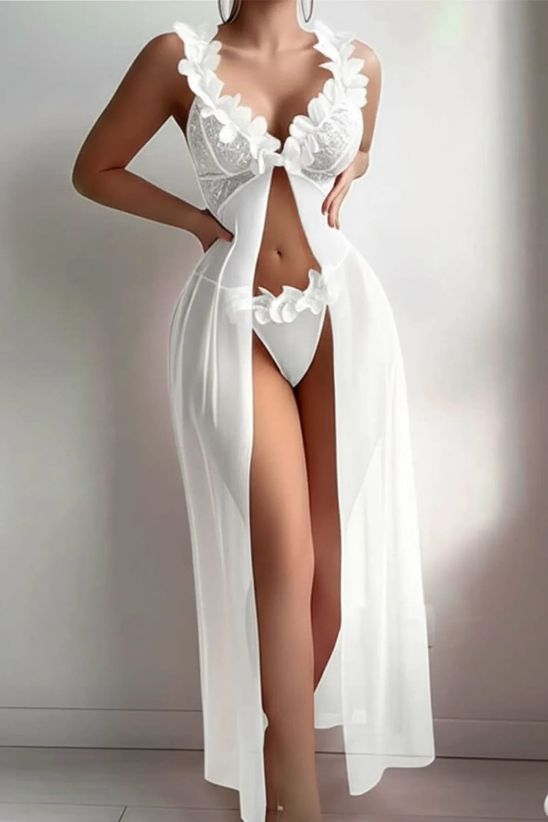 Fantazi ağ tüllü (Gül detallı) Fantazi ağ tüllü (Gül detallı)