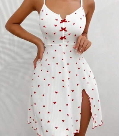 Ağ bantlı ürəkli model