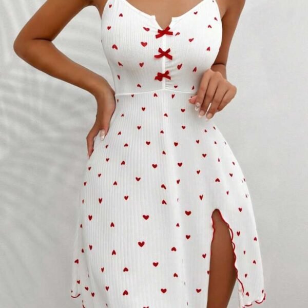 Ağ bantlı ürəkli model