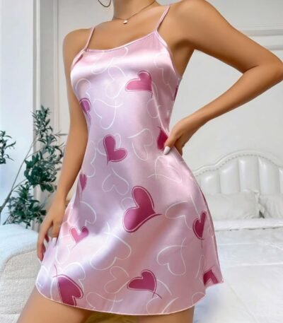 Çəhrayı ürəkli atlas model