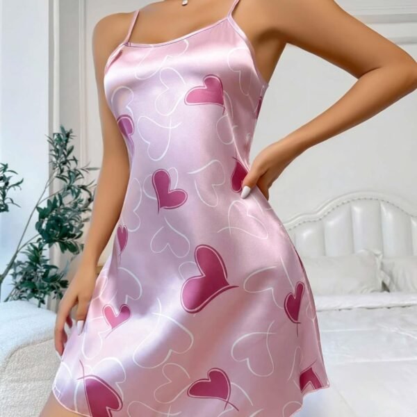 Çəhrayı ürəkli atlas model