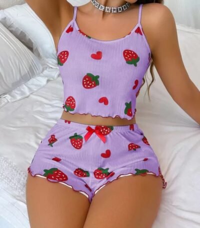 Pijama bənövşəyi çiyələkli