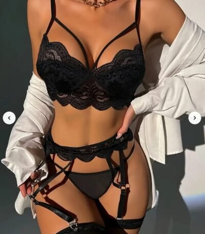 Fantazi qara krujevalı