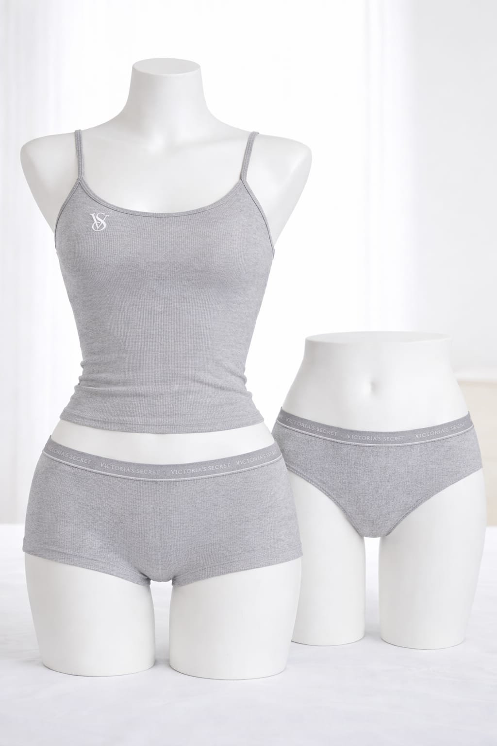 Mayka alt paltarı Victoria's Secret boz Mayka alt paltarı Victoria's Secret boz