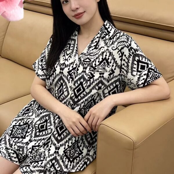 Pijama həndəsi naxışlı