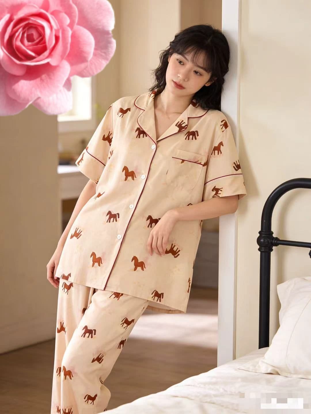Pijama at naxışlı şalvarlı Pijama at naxışlı şalvarlı